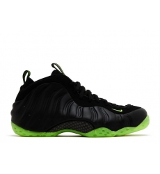 Air Foamposite One Black Volt